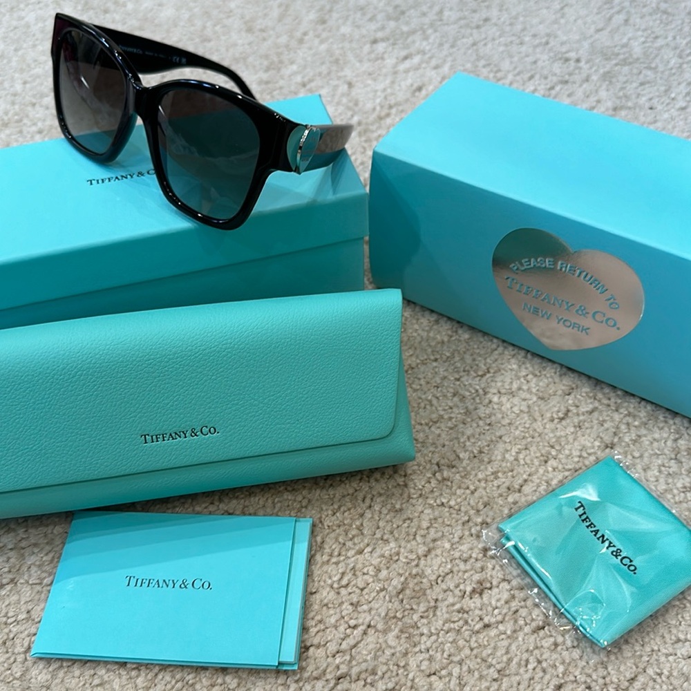 Brand new Tiffany sunglasses TF4216 black 80013C